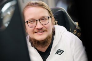 Team Secret crushes OG to kick off TI10 playoffs